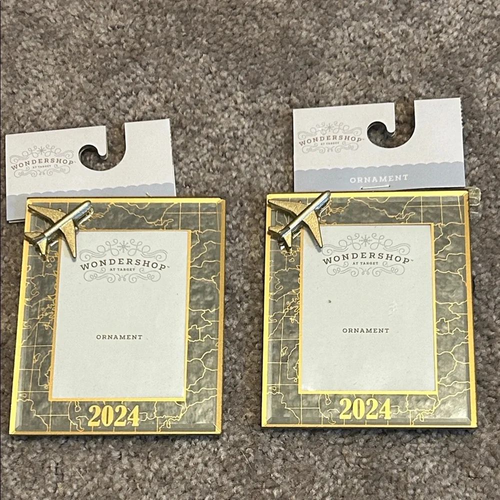 Wondershop 2024 Gold Accent picture Frame ornament (2)